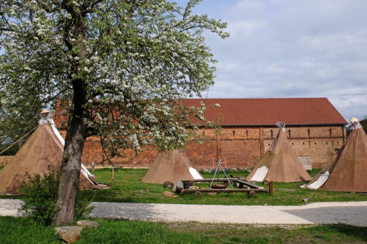 Kuckunniwi Tipidorf Hotel Tauche Exterior foto